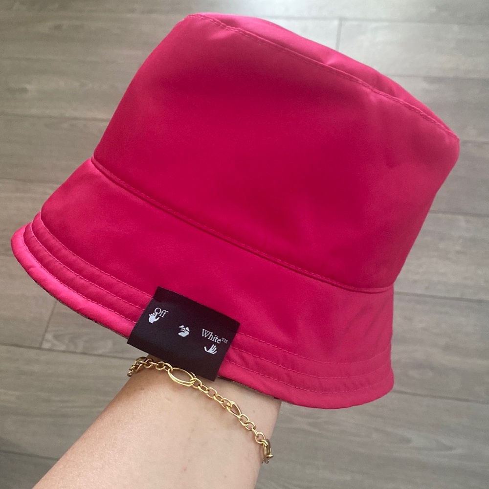 NWT Off-white Monogr Reversible Bucket Hat
